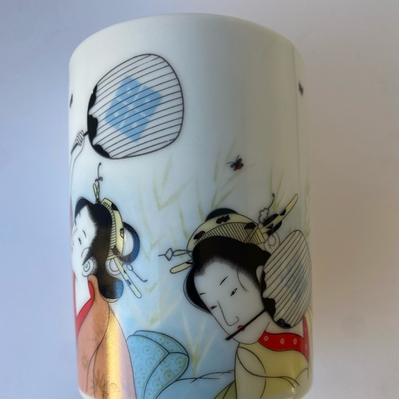 Vintage Set of 4 Japanese Geisha Porcelain Sake/Tea Cups - Picture 5 of 11
